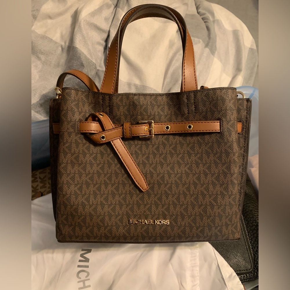 Beautiful Michael Kors crossbody